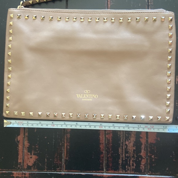 Valentino Garavani Leather Clutch - Picture 7 of 12